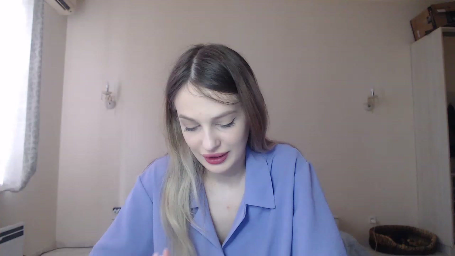 Gallery image thumbnail from Lola_vi's myfreecams stream on, 06/19/2023, 11:13 image 6 of 20