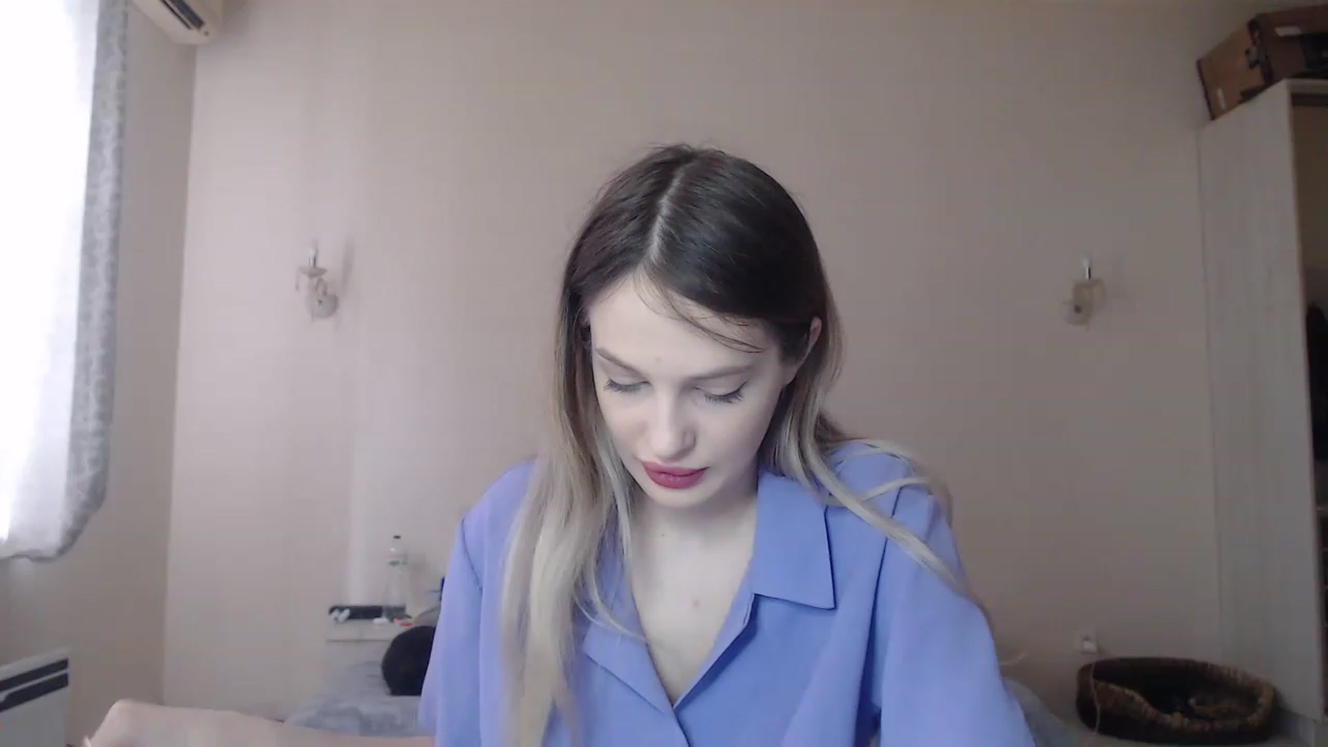 Gallery image thumbnail from Lola_vi's myfreecams stream on, 06/19/2023, 11:13 image 11 of 20
