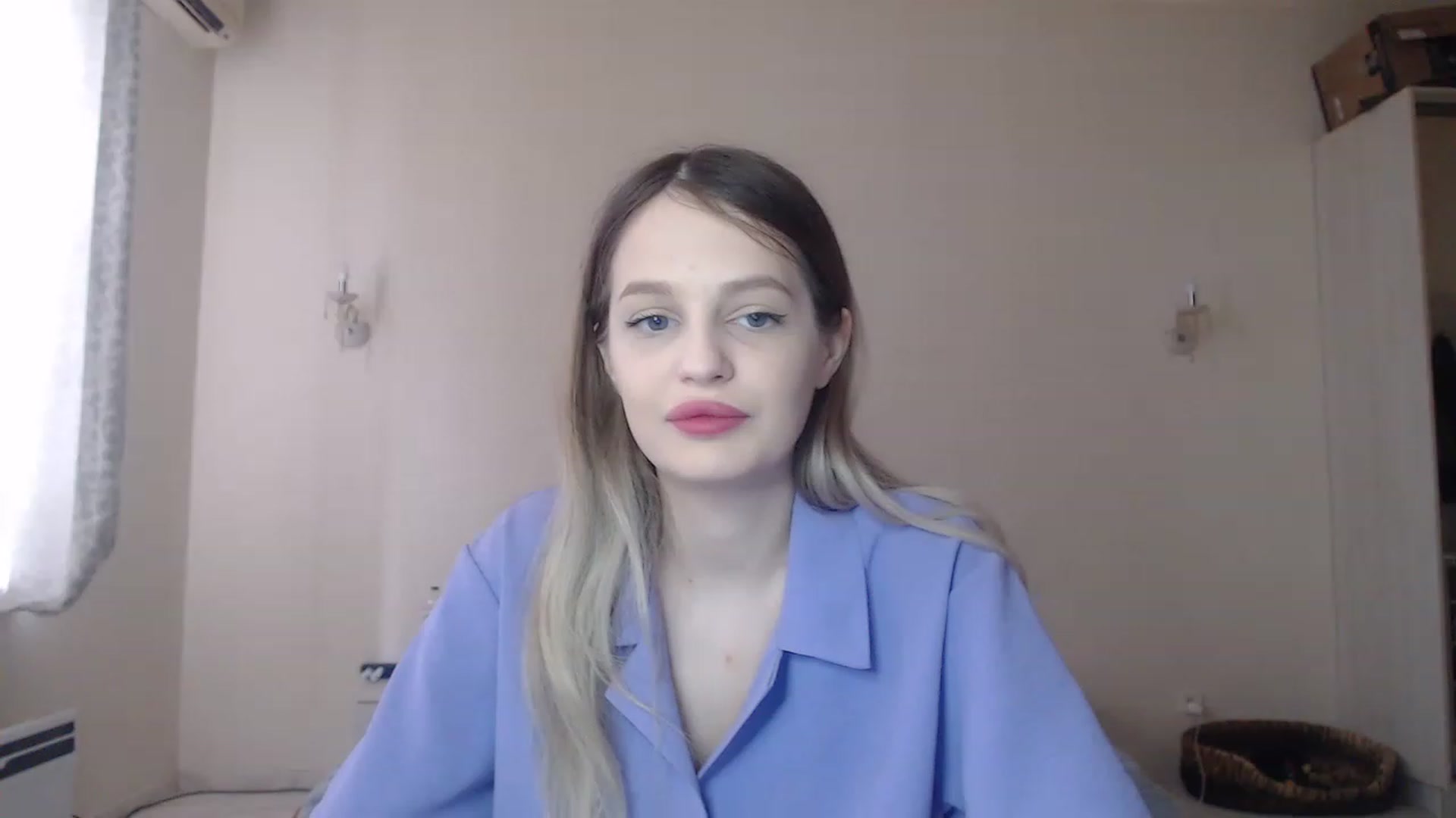 Gallery image thumbnail from Lola_vi's myfreecams stream on, 06/19/2023, 11:13 image 9 of 20