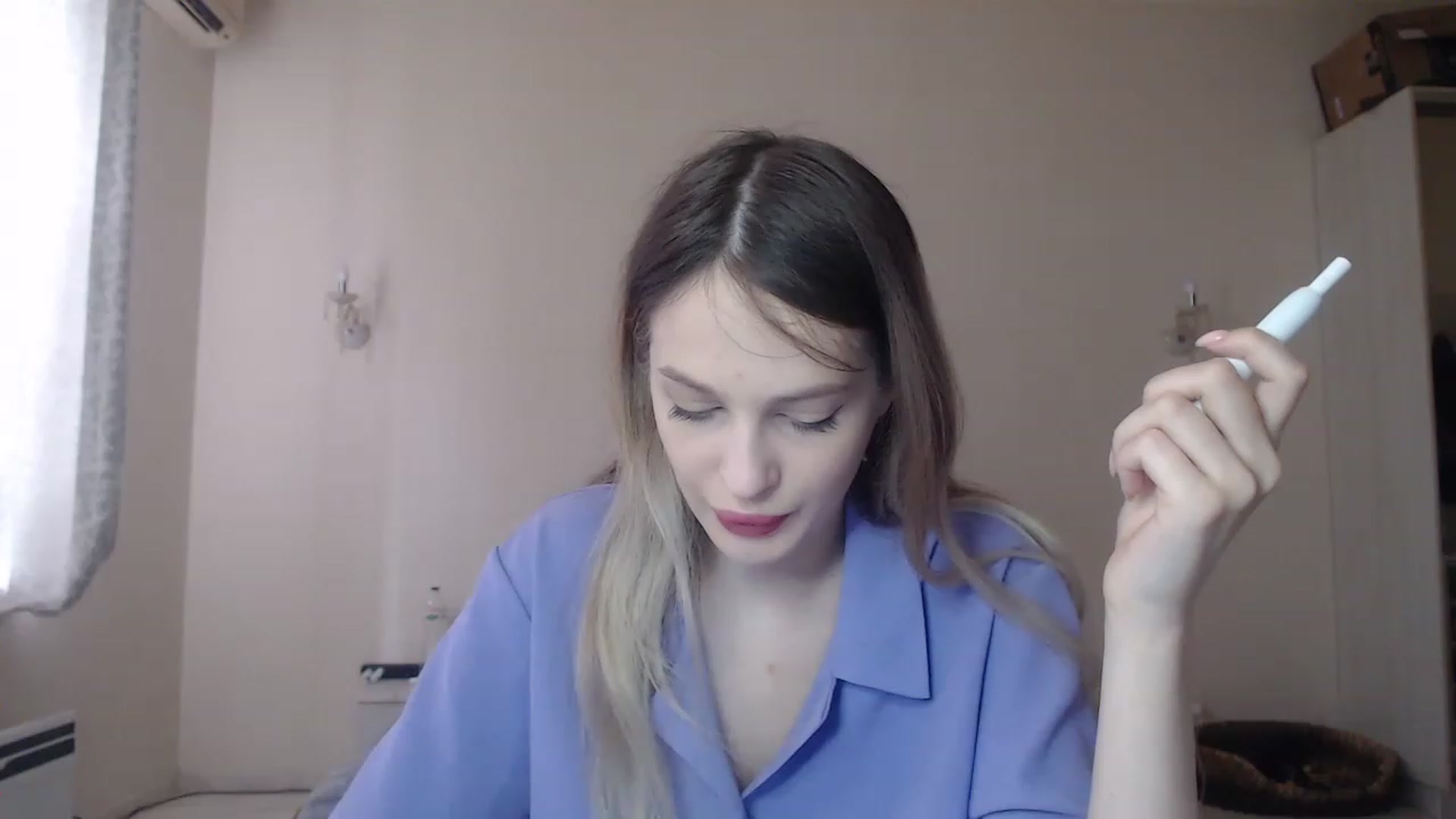 Gallery image thumbnail from Lola_vi's myfreecams stream on, 06/19/2023, 11:13 image 3 of 20