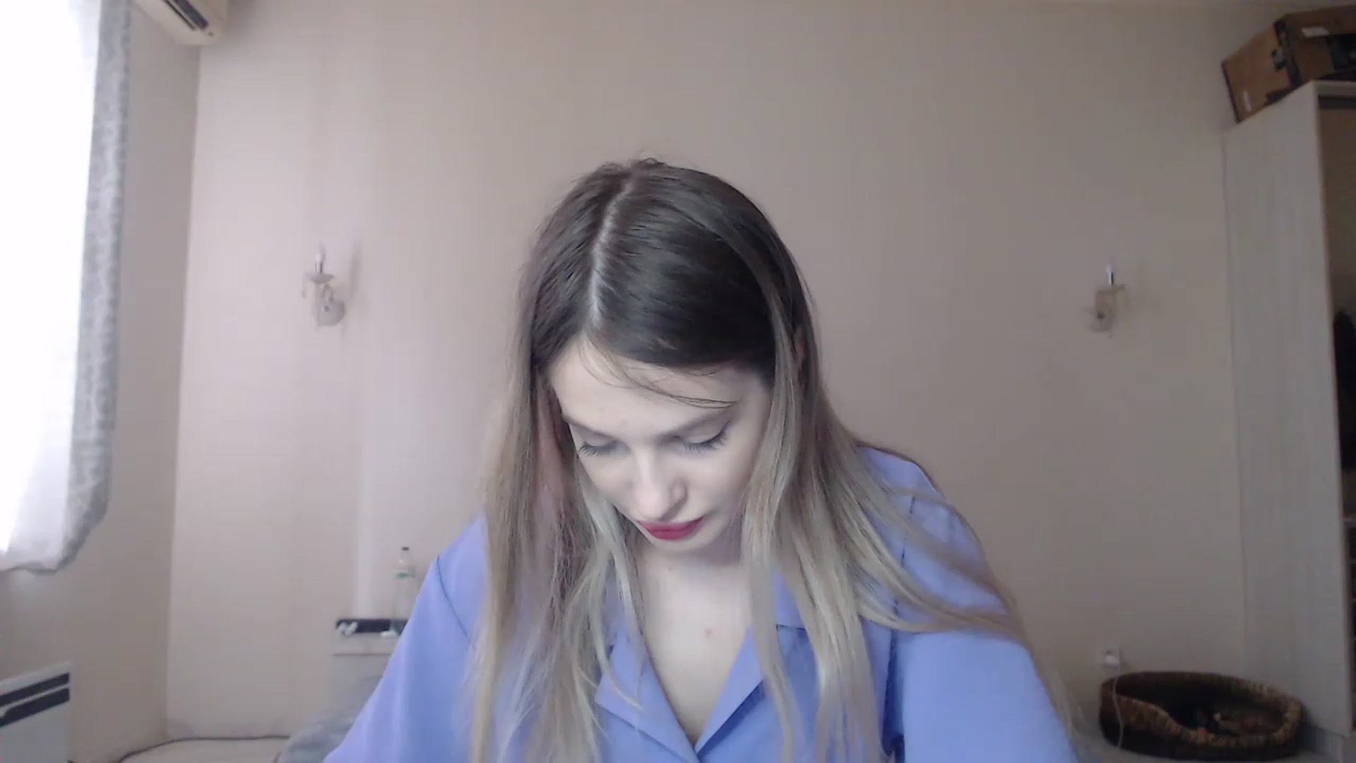 Gallery image thumbnail from Lola_vi's myfreecams stream on, 06/19/2023, 11:13 image 16 of 20