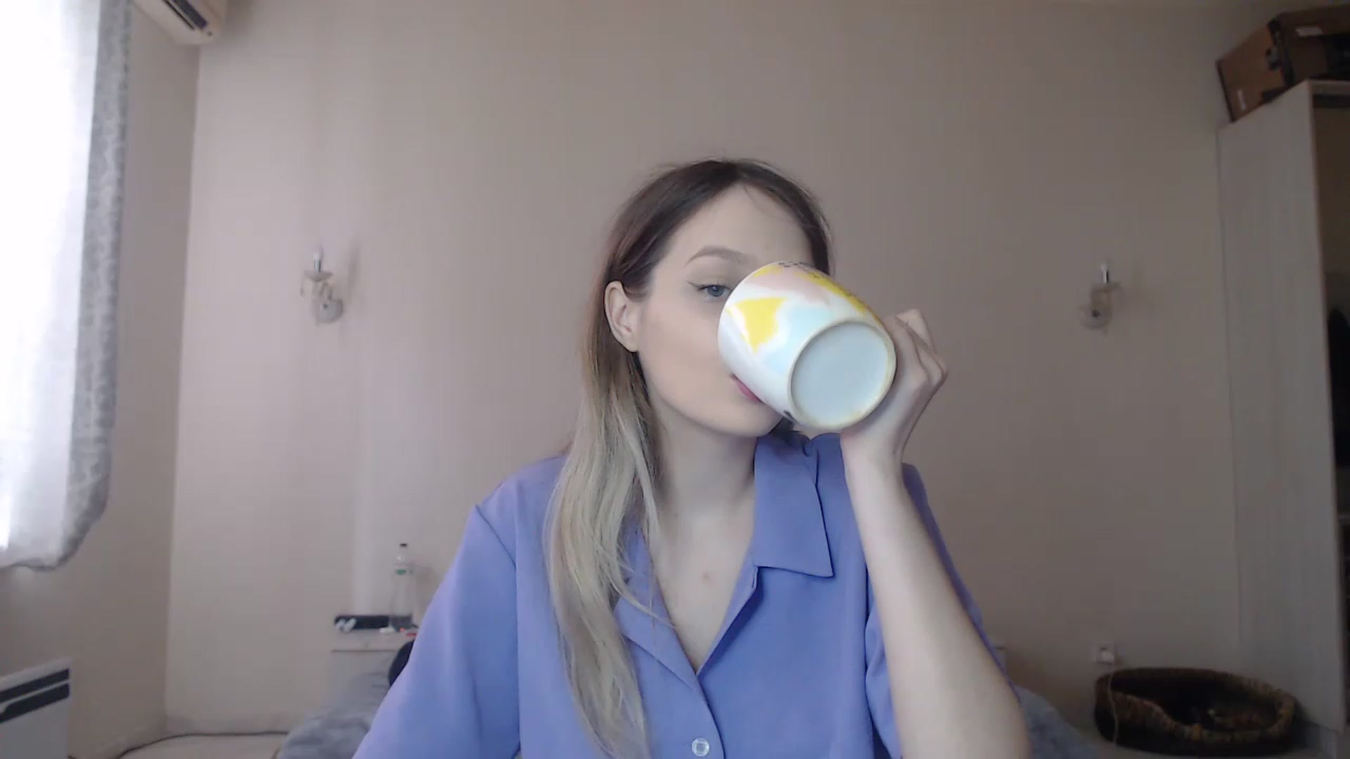 Gallery image thumbnail from Lola_vi's myfreecams stream on, 06/19/2023, 11:13 image 5 of 20