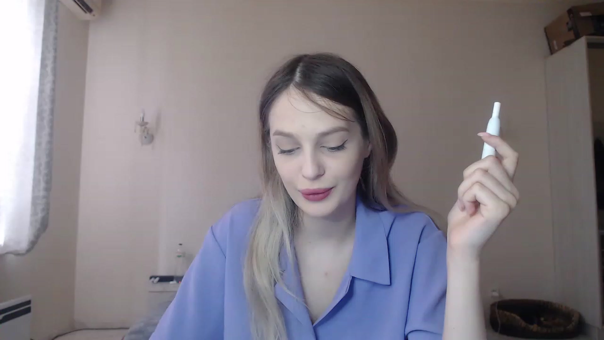 Gallery image thumbnail from Lola_vi's myfreecams stream on, 06/19/2023, 11:13 image 2 of 20