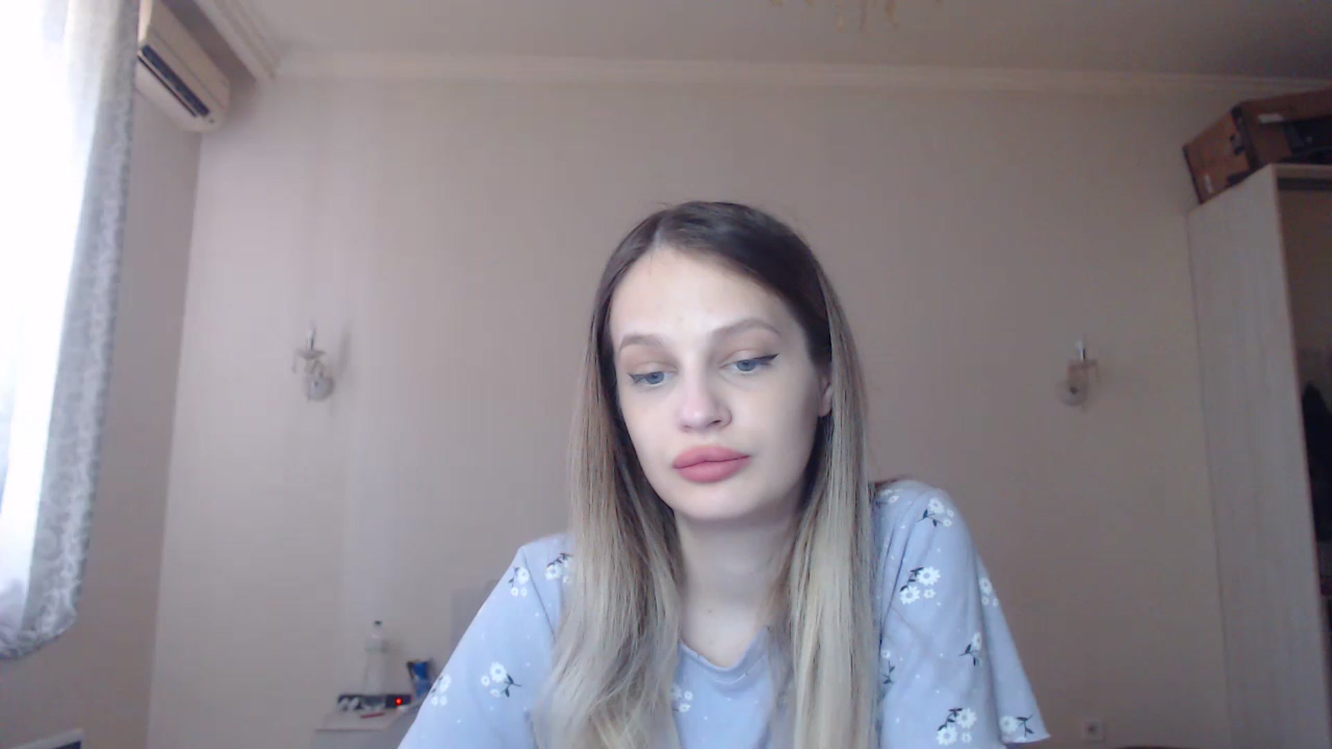Gallery image thumbnail from Lola_vi's myfreecams stream on, 06/25/2023, 12:02 image 4 of 20