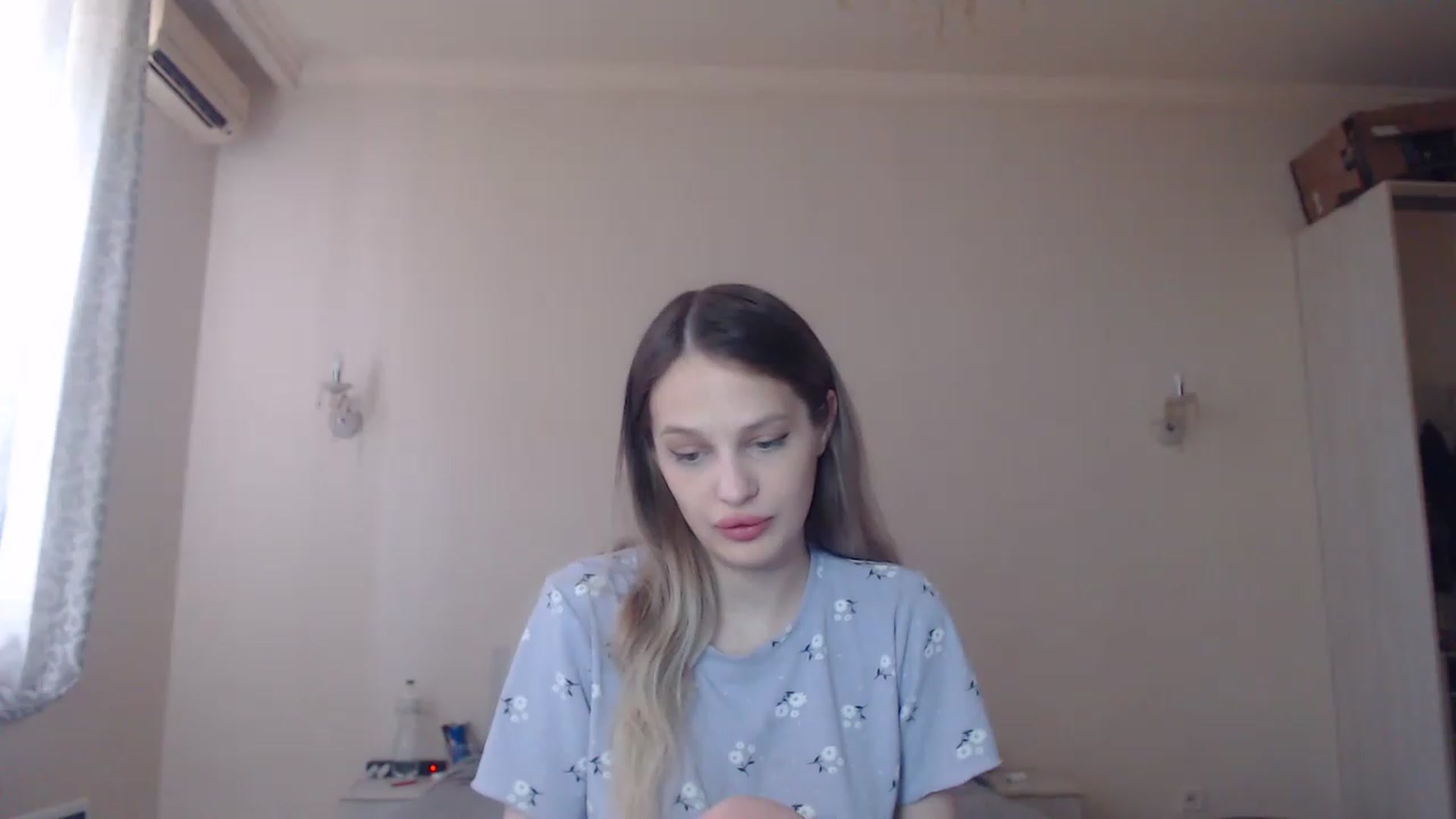 Gallery image thumbnail from Lola_vi's myfreecams stream on, 06/25/2023, 12:02 image 8 of 20