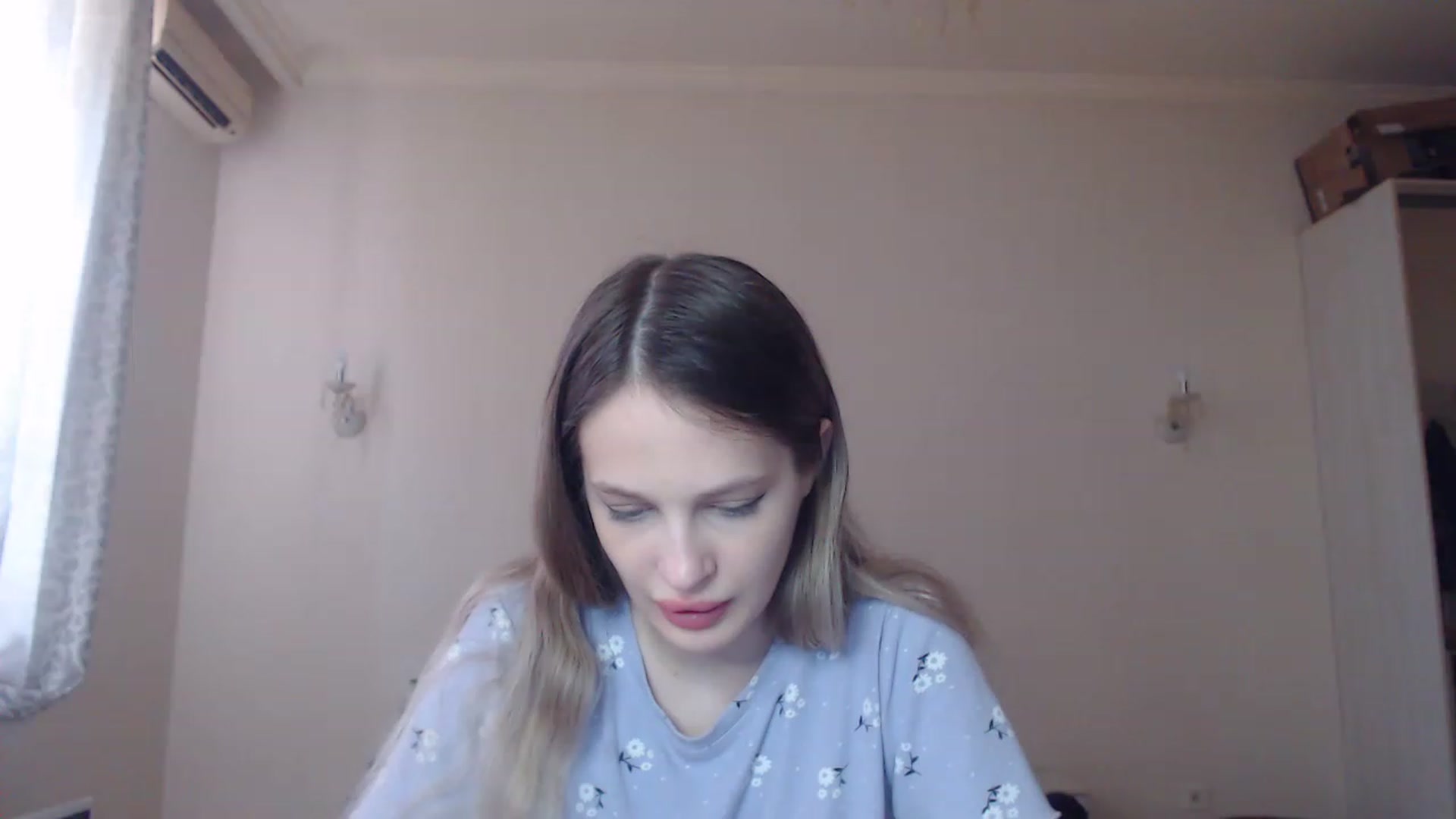Gallery image thumbnail from Lola_vi's myfreecams stream on, 06/25/2023, 12:02 image 18 of 20