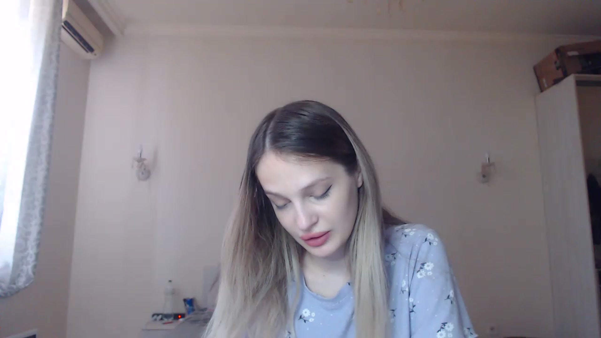 Gallery image thumbnail from Lola_vi's myfreecams stream on, 06/25/2023, 12:02 image 3 of 20