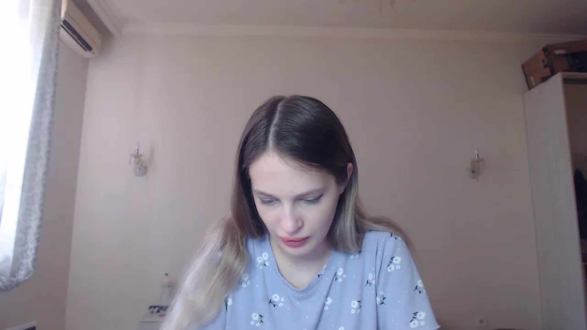 Gallery image thumbnail from Lola_vi's myfreecams stream on, 06/25/2023, 12:02 image 17 of 20