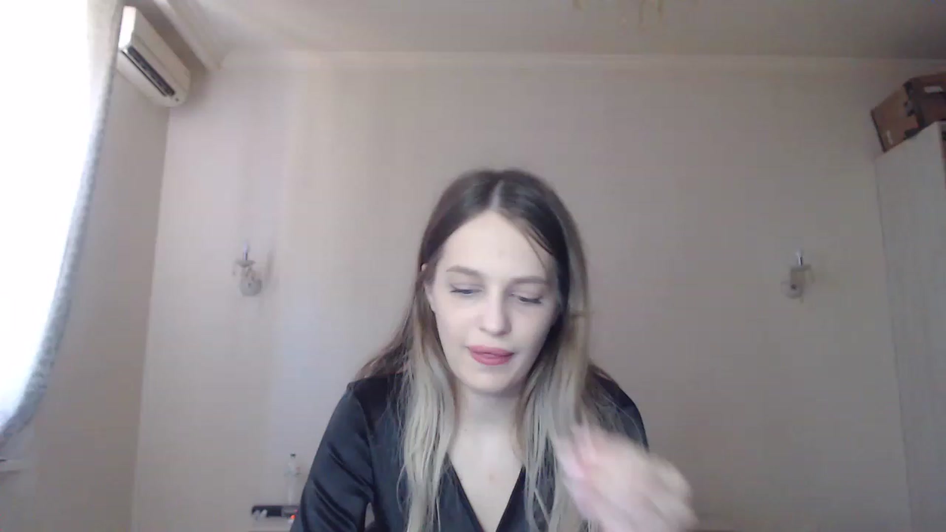 Gallery image thumbnail from Lola_vi's myfreecams stream on, 07/15/2023, 10:39 image 4 of 20