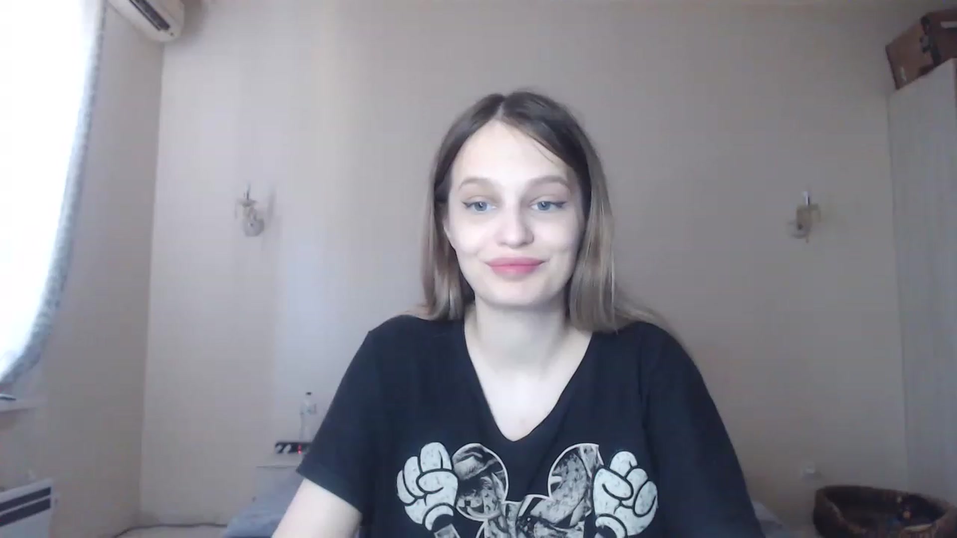Gallery image thumbnail from Lola_vi's myfreecams stream on, 07/16/2023, 12:36 image 12 of 20