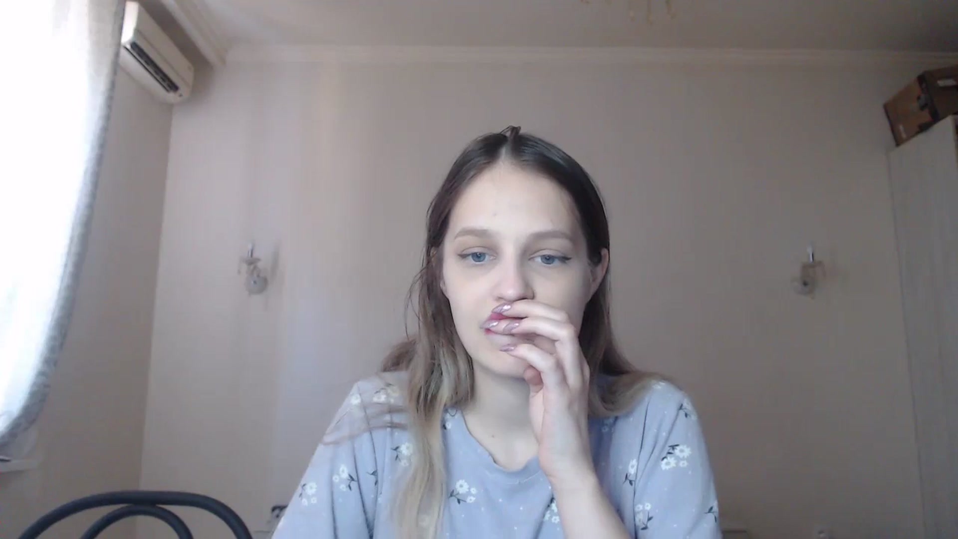 Gallery image thumbnail from Lola_vi's myfreecams stream on, 07/22/2023, 11:39 image 5 of 20