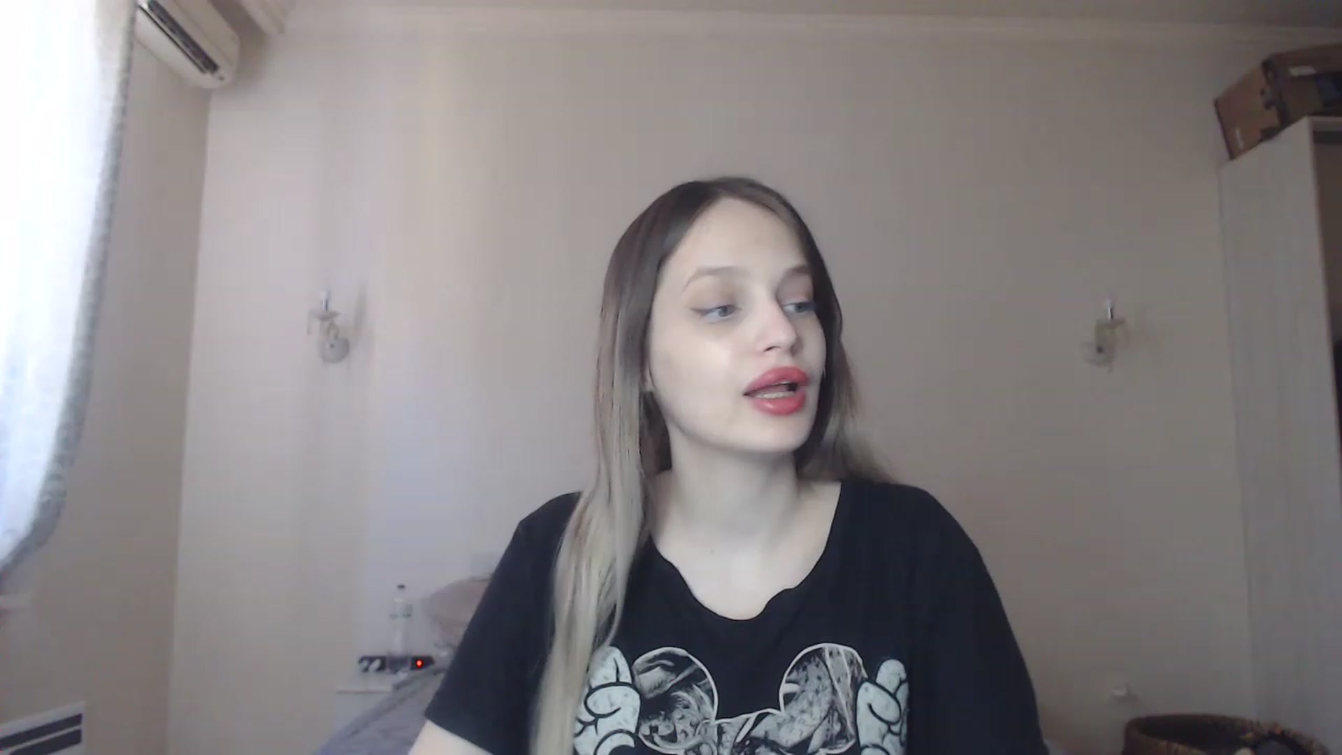 Gallery image thumbnail from Lola_vi's myfreecams stream on, 07/28/2023, 11:19 image 17 of 20