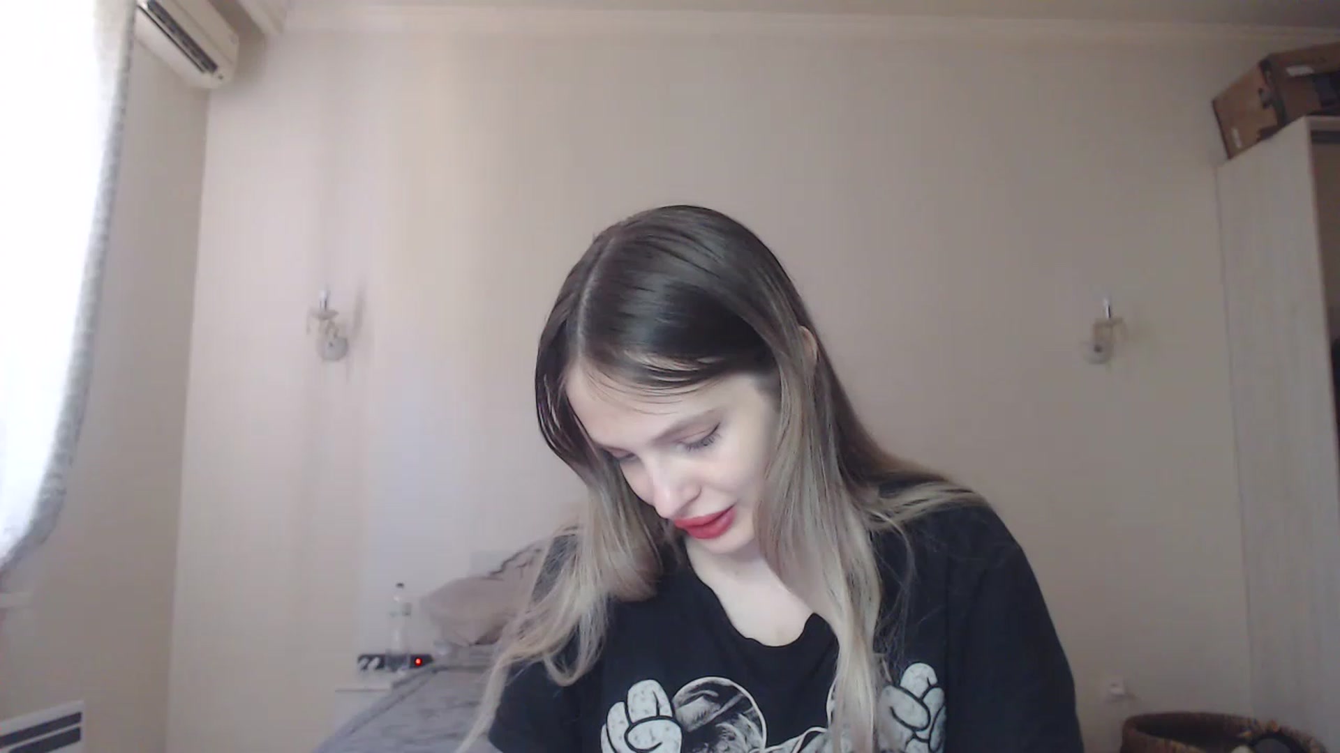 Gallery image thumbnail from Lola_vi's myfreecams stream on, 07/28/2023, 11:19 image 14 of 20