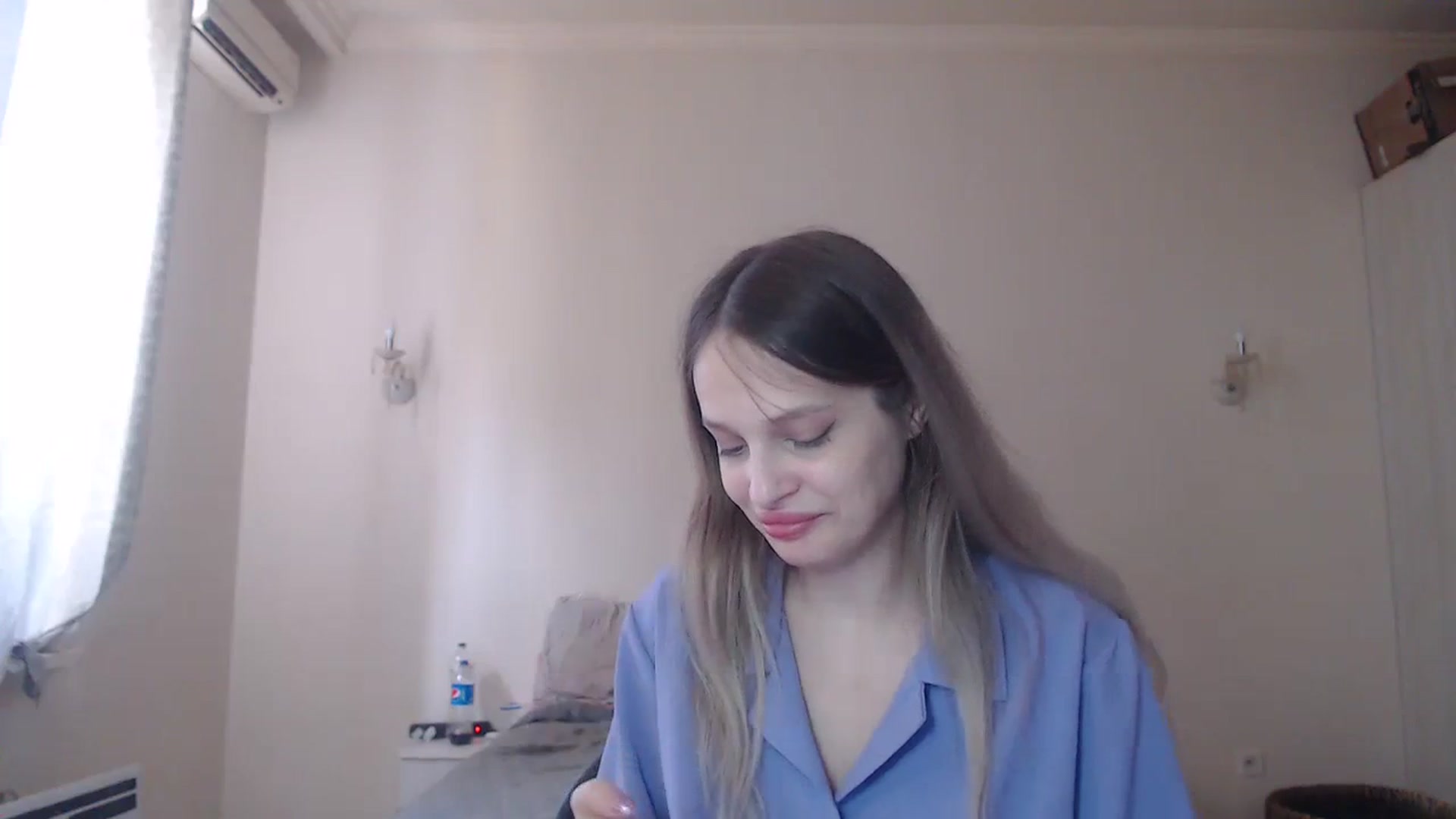 Gallery image thumbnail from Lola_vi's myfreecams stream on, 08/01/2023, 12:09 image 12 of 20