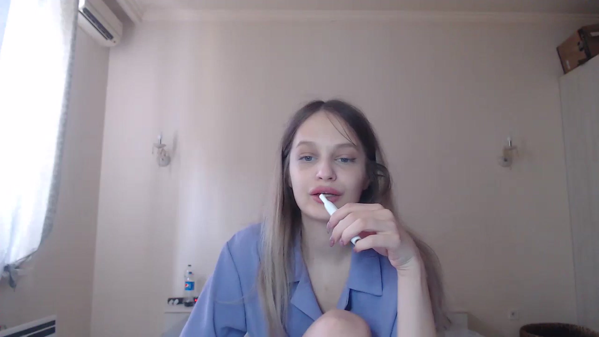 Gallery image thumbnail from Lola_vi's myfreecams stream on, 08/01/2023, 12:09 image 16 of 20