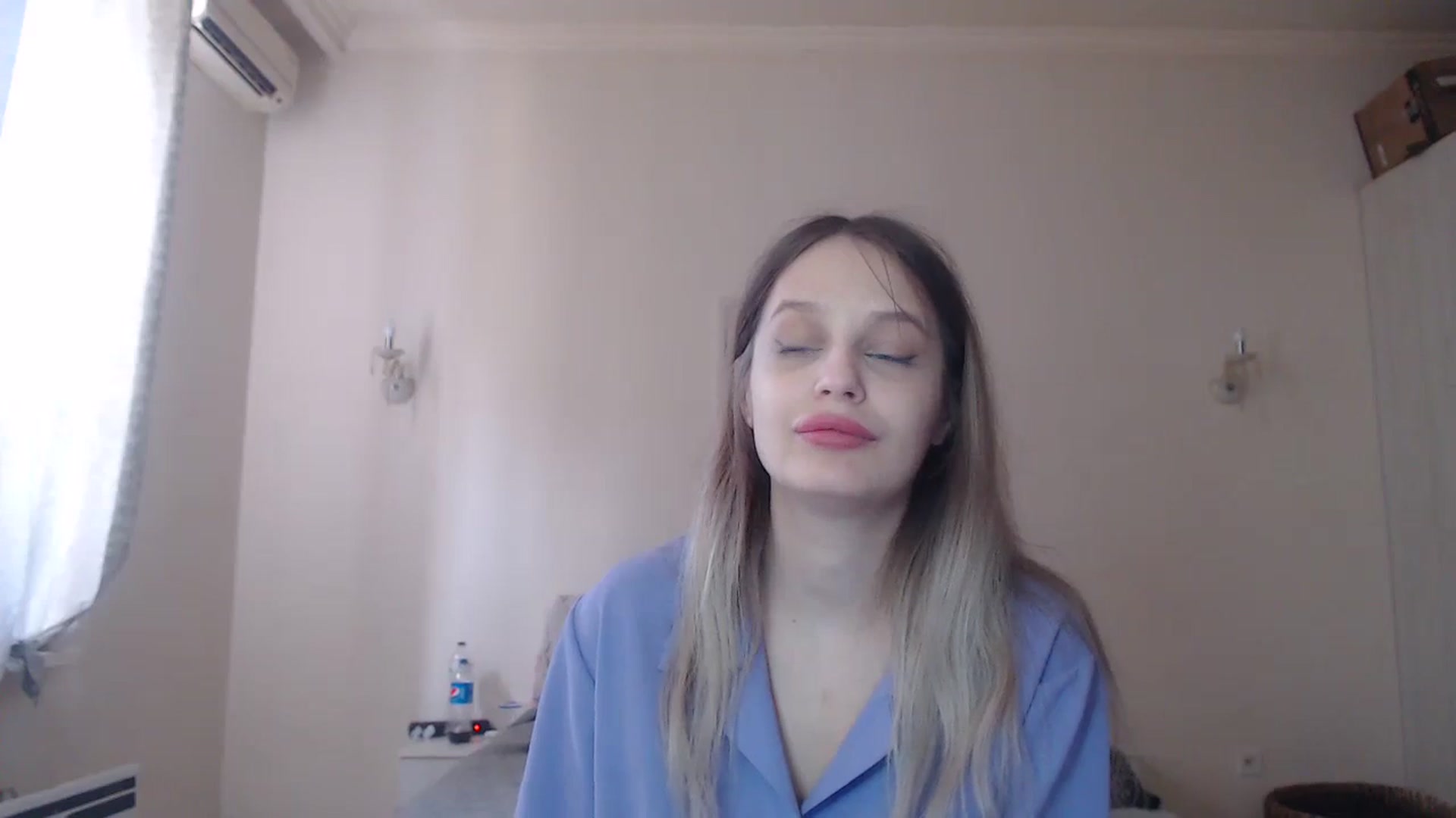 Gallery image thumbnail from Lola_vi's myfreecams stream on, 08/01/2023, 12:09 image 13 of 20