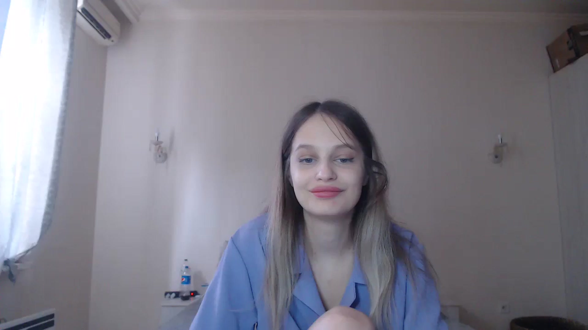 Gallery image thumbnail from Lola_vi's myfreecams stream on, 08/01/2023, 12:09 image 17 of 20