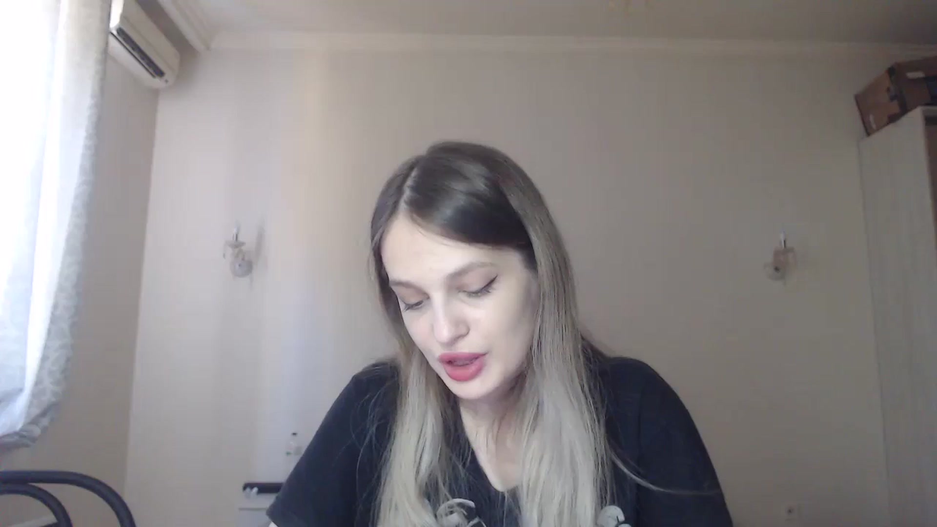 Gallery image thumbnail from Lola_vi's myfreecams stream on, 08/06/2023, 11:11 image 17 of 20