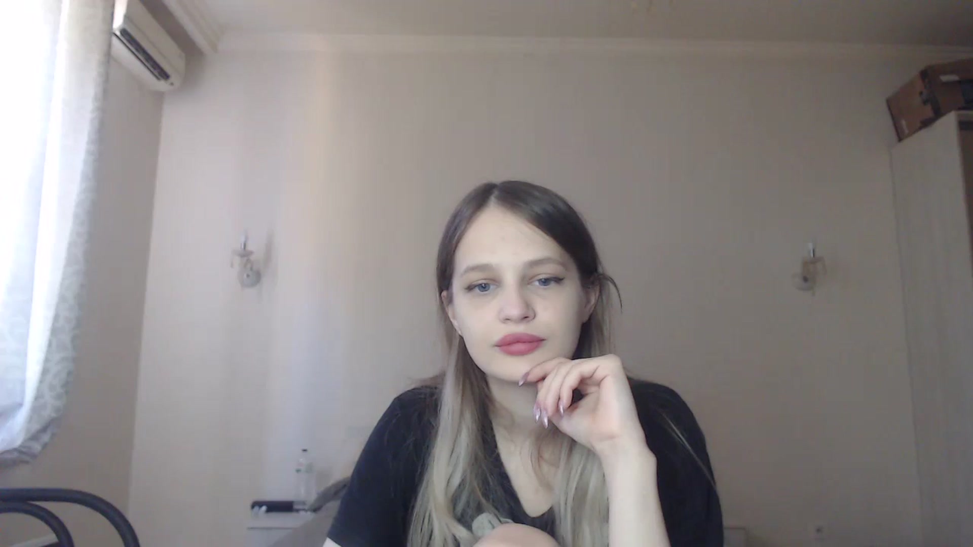 Gallery image thumbnail from Lola_vi's myfreecams stream on, 08/06/2023, 11:11 image 3 of 20