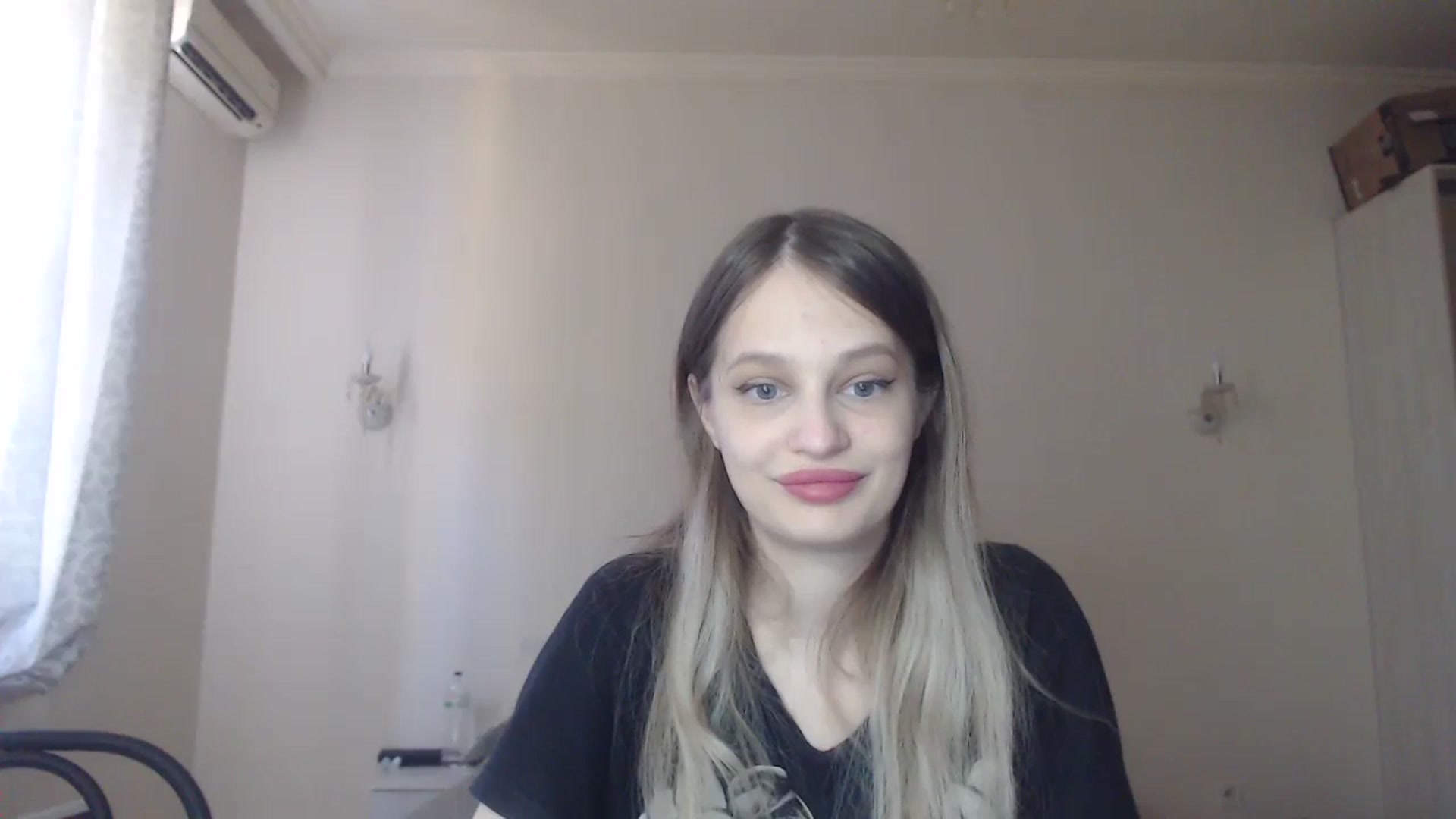 Gallery image thumbnail from Lola_vi's myfreecams stream on, 08/06/2023, 11:11 image 10 of 20