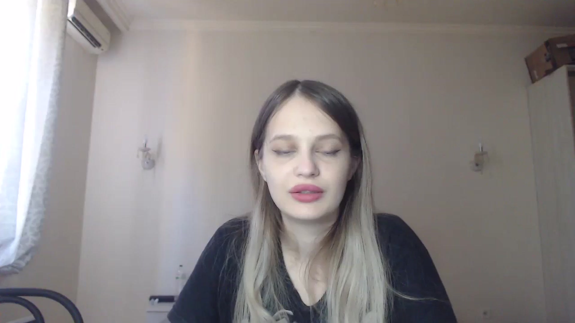 Gallery image thumbnail from Lola_vi's myfreecams stream on, 08/06/2023, 11:11 image 12 of 20