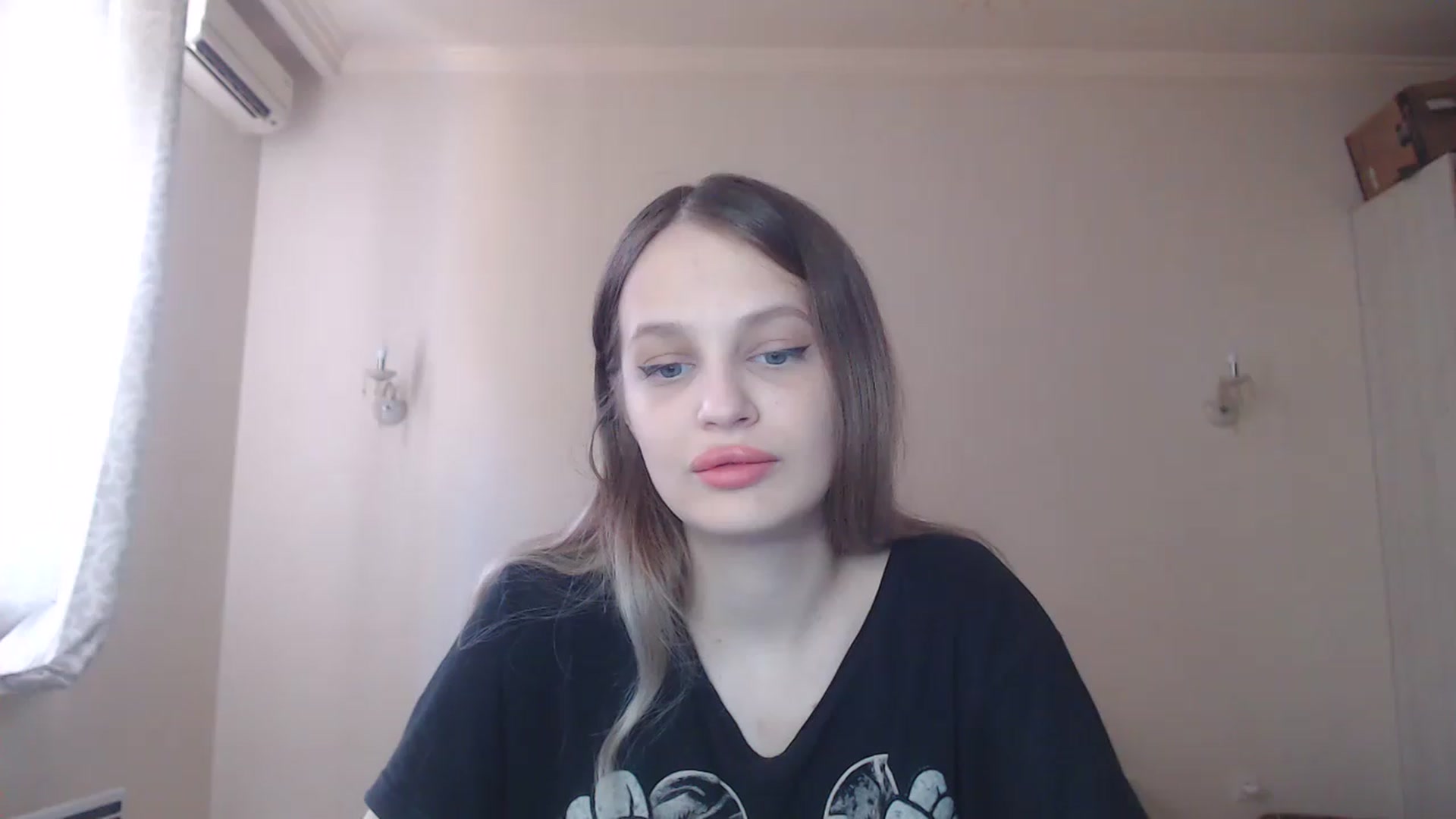 Gallery image thumbnail from Lola_vi's myfreecams stream on, 08/07/2023, 11:24 image 8 of 20