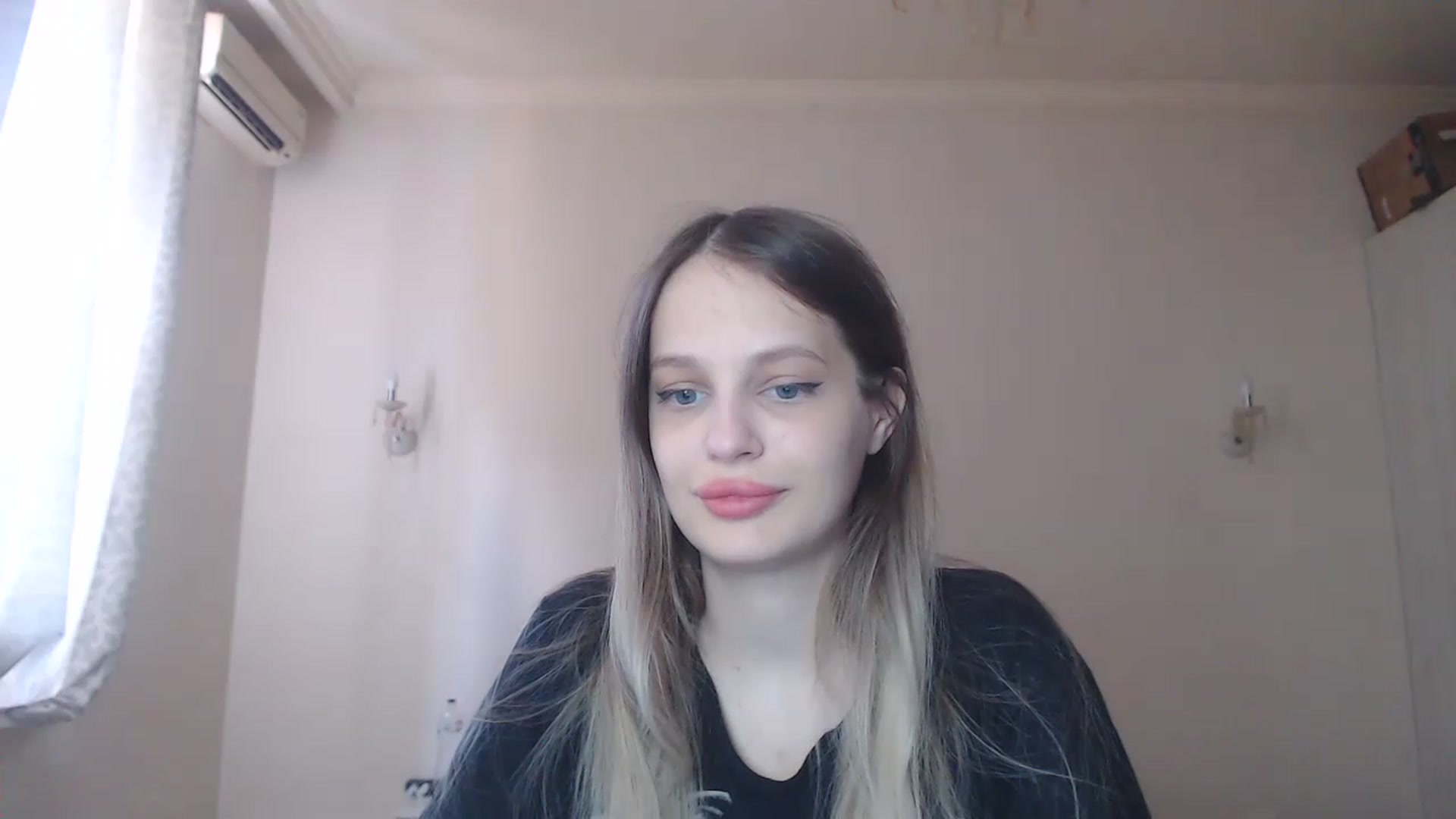 Gallery image thumbnail from Lola_vi's myfreecams stream on, 08/07/2023, 11:24 image 20 of 20