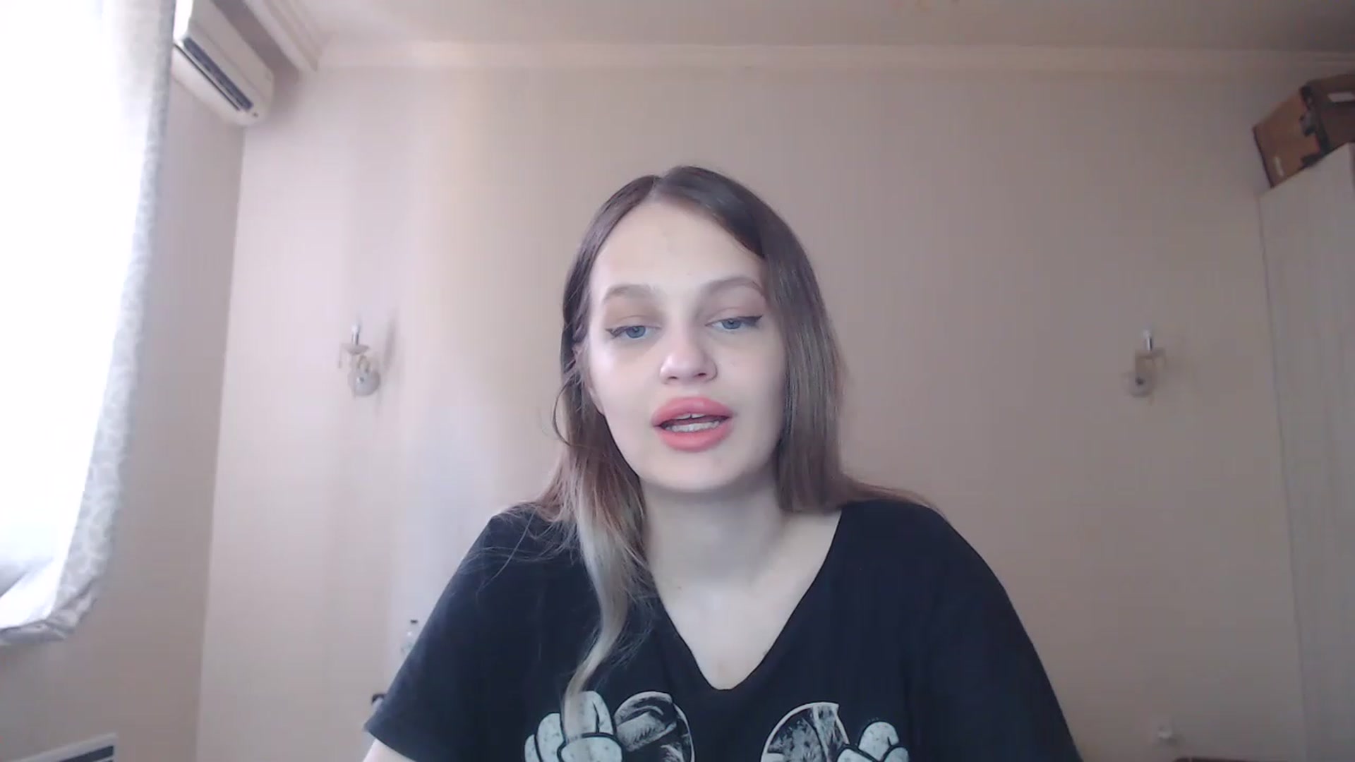 Gallery image thumbnail from Lola_vi's myfreecams stream on, 08/07/2023, 11:24 image 7 of 20