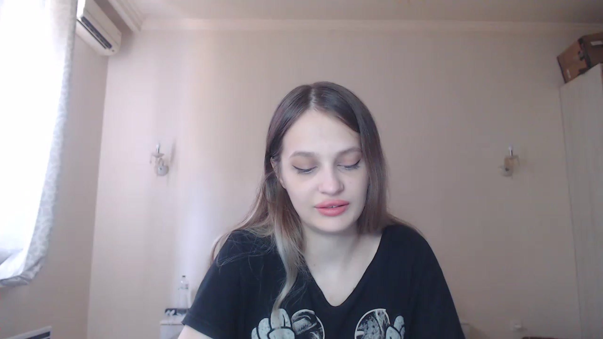 Gallery image thumbnail from Lola_vi's myfreecams stream on, 08/07/2023, 11:24 image 10 of 20