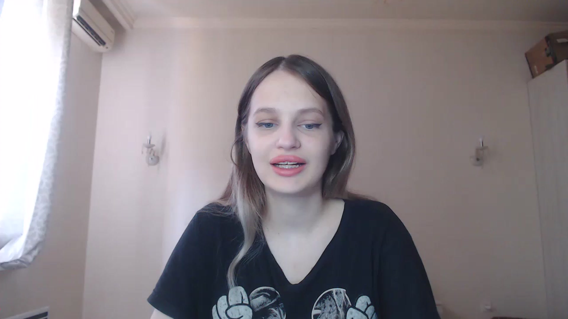 Gallery image thumbnail from Lola_vi's myfreecams stream on, 08/07/2023, 11:24 image 4 of 20