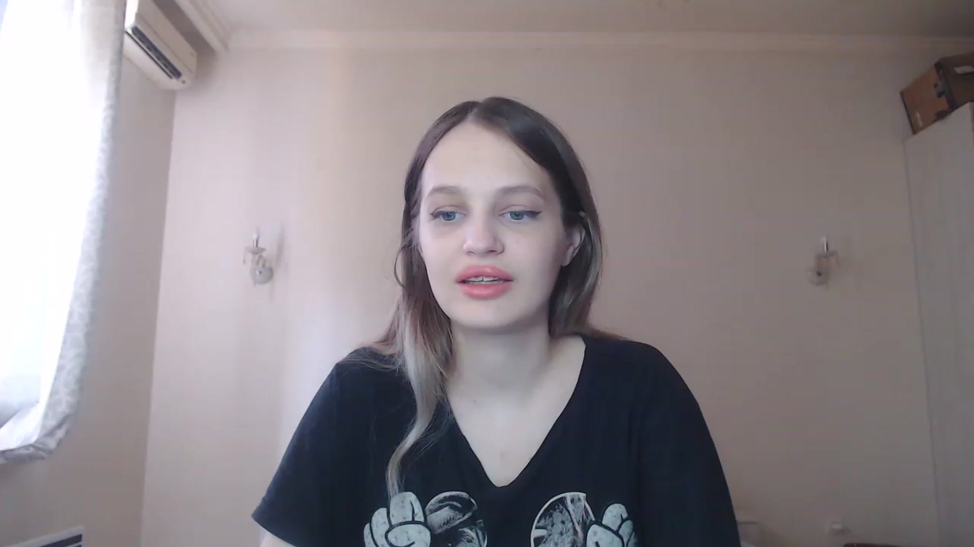 Gallery image thumbnail from Lola_vi's myfreecams stream on, 08/07/2023, 11:24 image 3 of 20