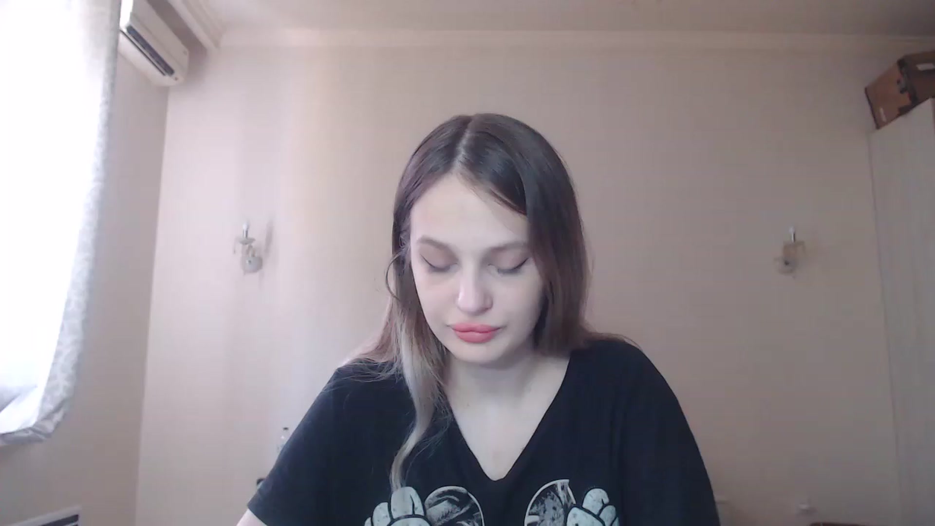 Gallery image thumbnail from Lola_vi's myfreecams stream on, 08/07/2023, 11:24 image 6 of 20