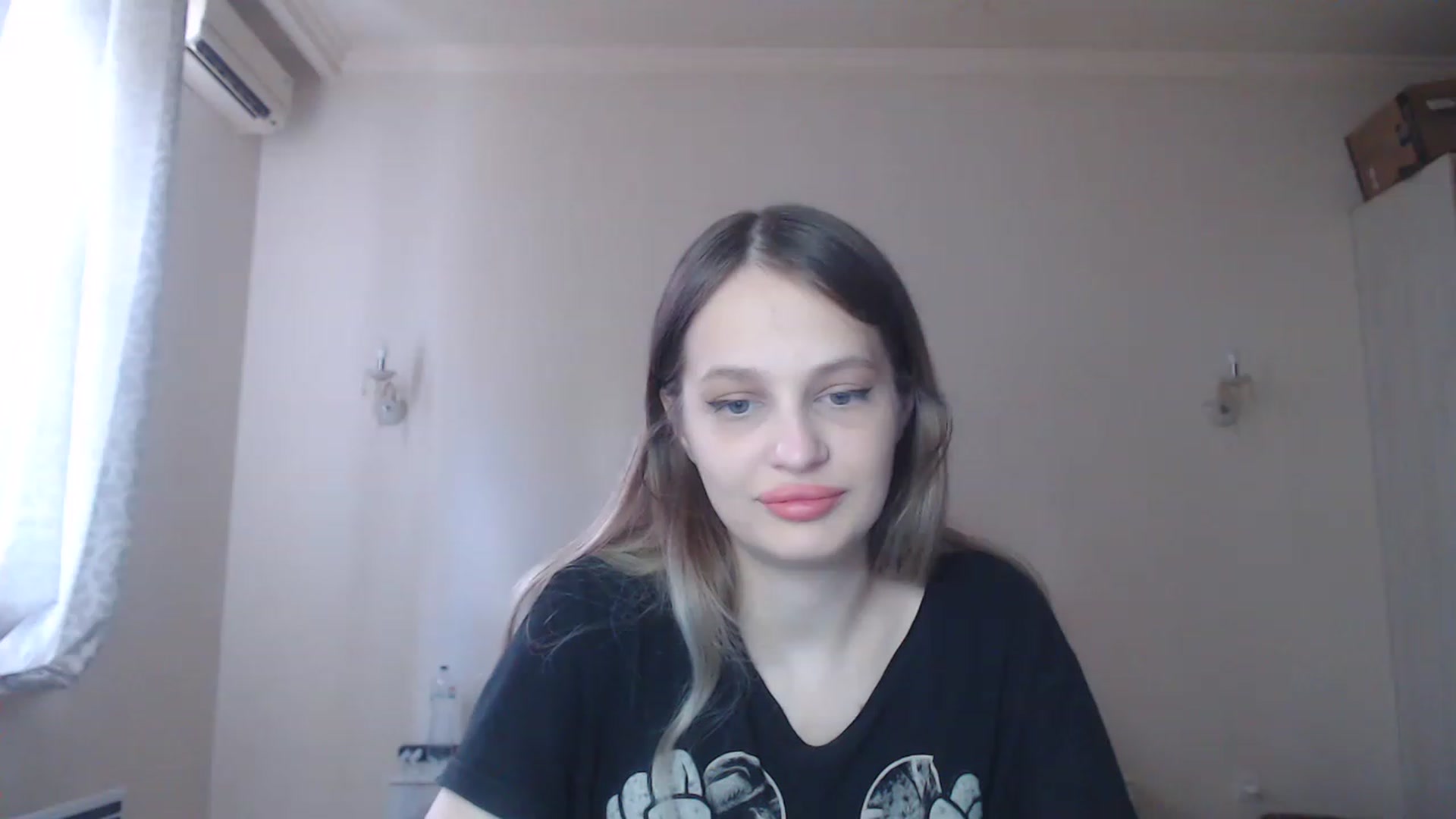 Gallery image thumbnail from Lola_vi's myfreecams stream on, 08/07/2023, 11:24 image 11 of 20