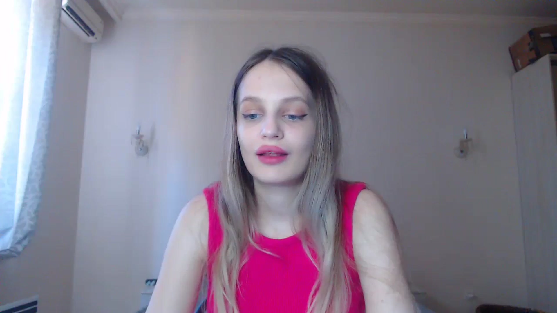 Gallery image thumbnail from Lola_vi's myfreecams stream on, 08/13/2023, 12:07 image 18 of 20