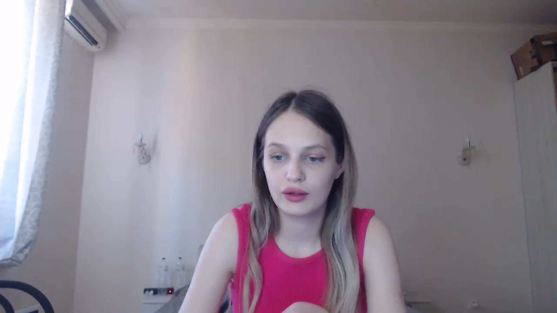 Gallery image thumbnail from Lola_vi's myfreecams stream on, 08/14/2023, 11:24 image 6 of 20