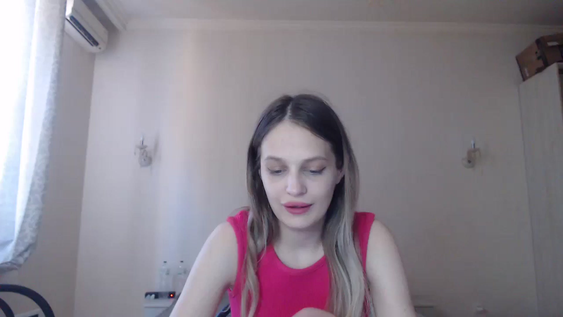 Gallery image thumbnail from Lola_vi's myfreecams stream on, 08/14/2023, 11:24 image 5 of 20