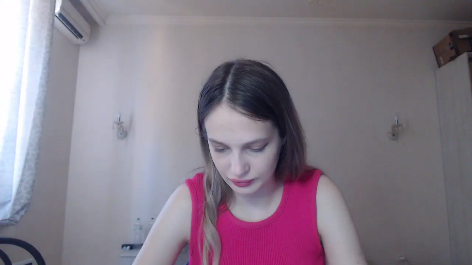 Gallery image thumbnail from Lola_vi's myfreecams stream on, 08/14/2023, 11:24 image 17 of 20