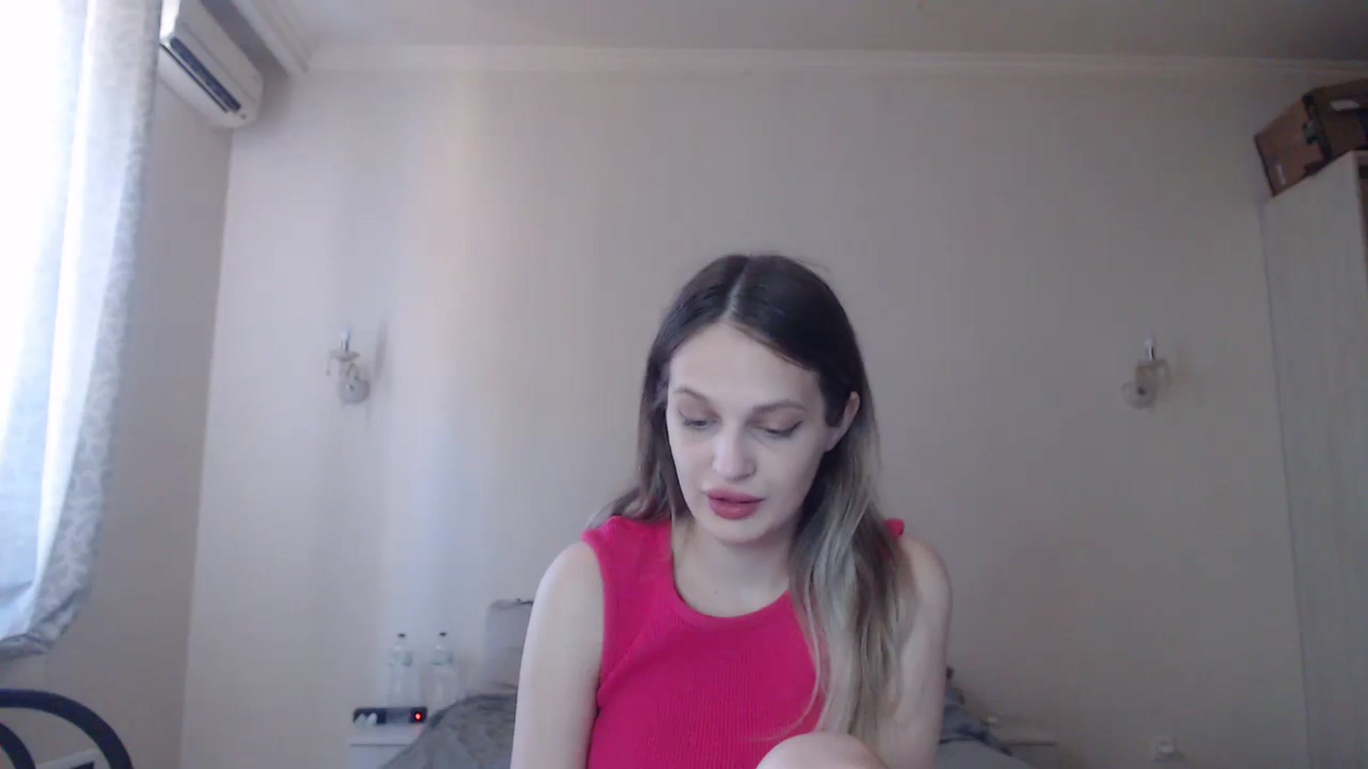 Gallery image thumbnail from Lola_vi's myfreecams stream on, 08/14/2023, 11:24 image 4 of 20