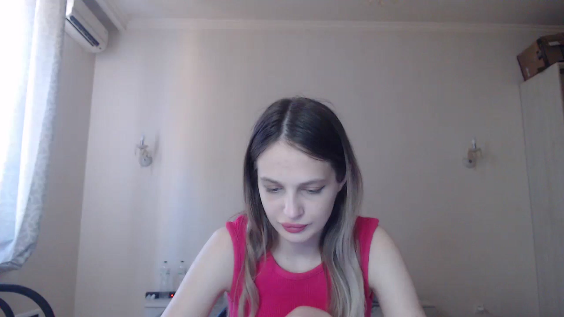 Gallery image thumbnail from Lola_vi's myfreecams stream on, 08/14/2023, 11:24 image 7 of 20