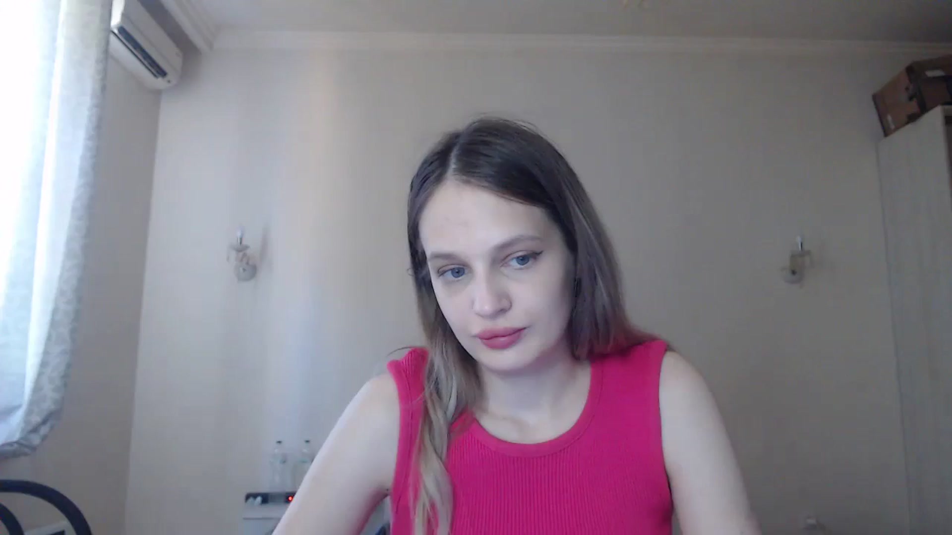 Gallery image thumbnail from Lola_vi's myfreecams stream on, 08/14/2023, 11:24 image 19 of 20