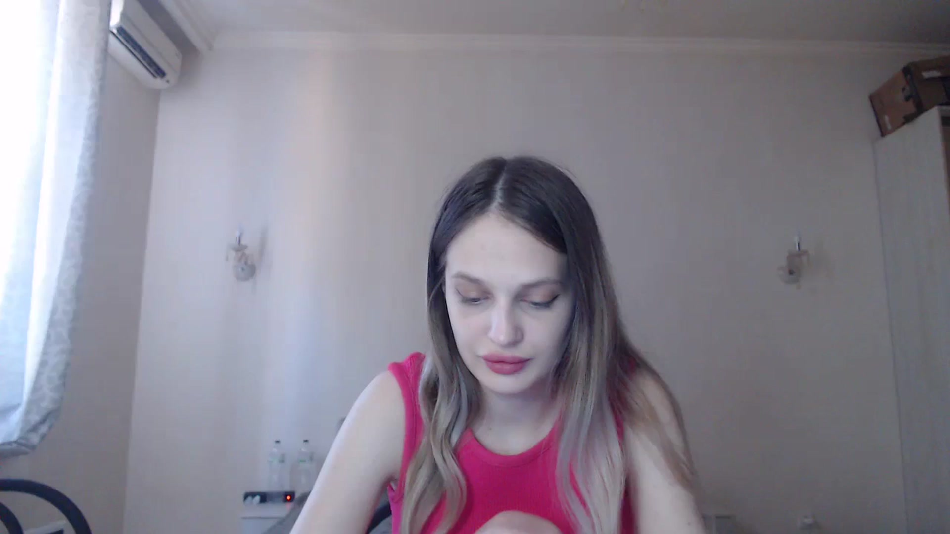 Gallery image thumbnail from Lola_vi's myfreecams stream on, 08/14/2023, 11:45 image 3 of 20