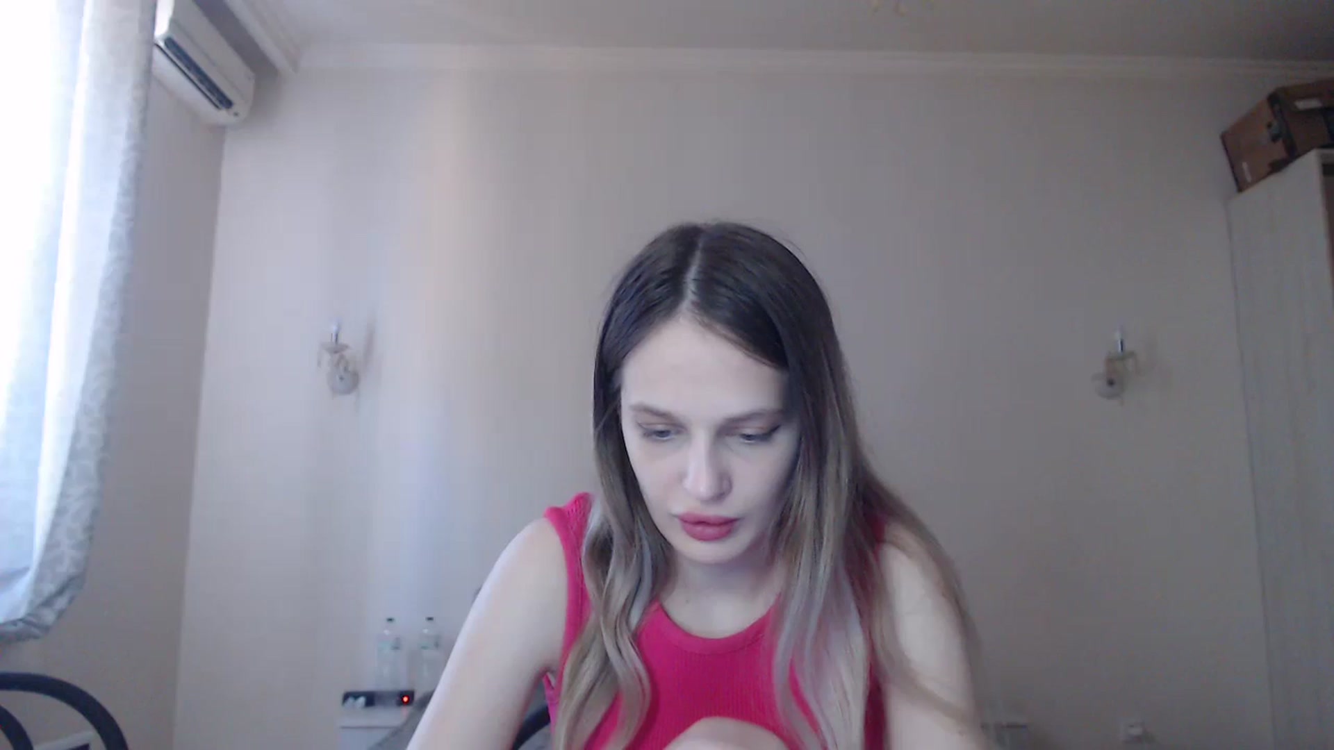 Gallery image thumbnail from Lola_vi's myfreecams stream on, 08/14/2023, 11:45 image 4 of 20
