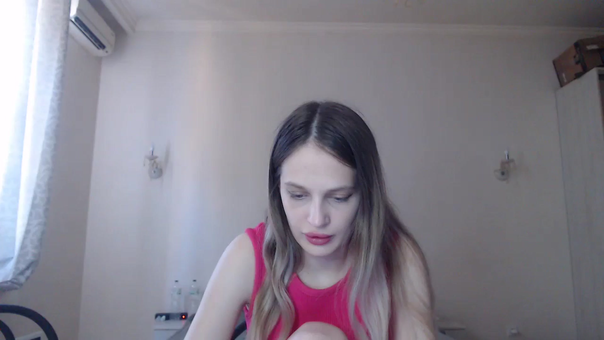 Gallery image thumbnail from Lola_vi's myfreecams stream on, 08/14/2023, 11:45 image 6 of 20