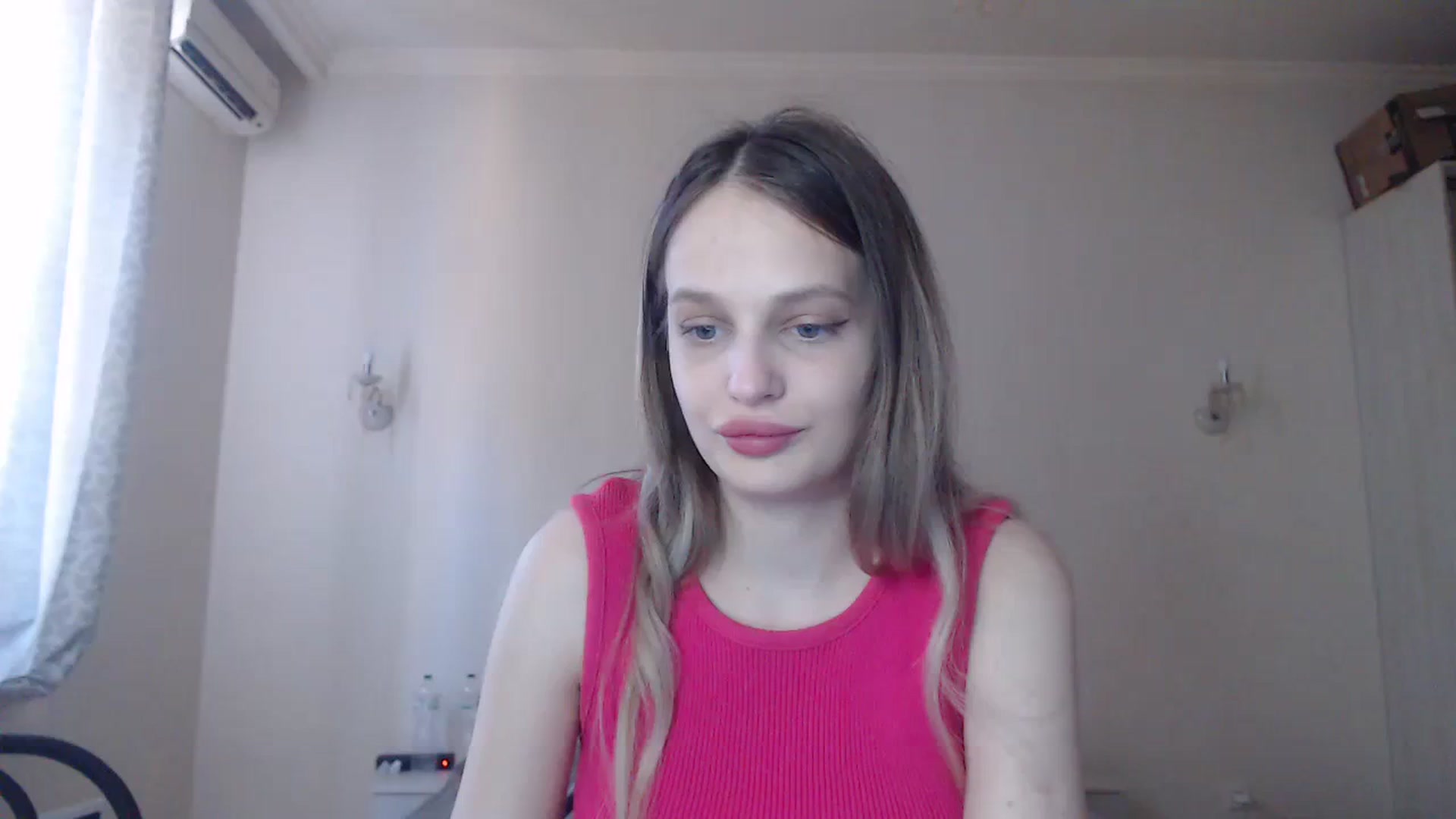 Gallery image thumbnail from Lola_vi's myfreecams stream on, 08/14/2023, 11:45 image 1 of 20