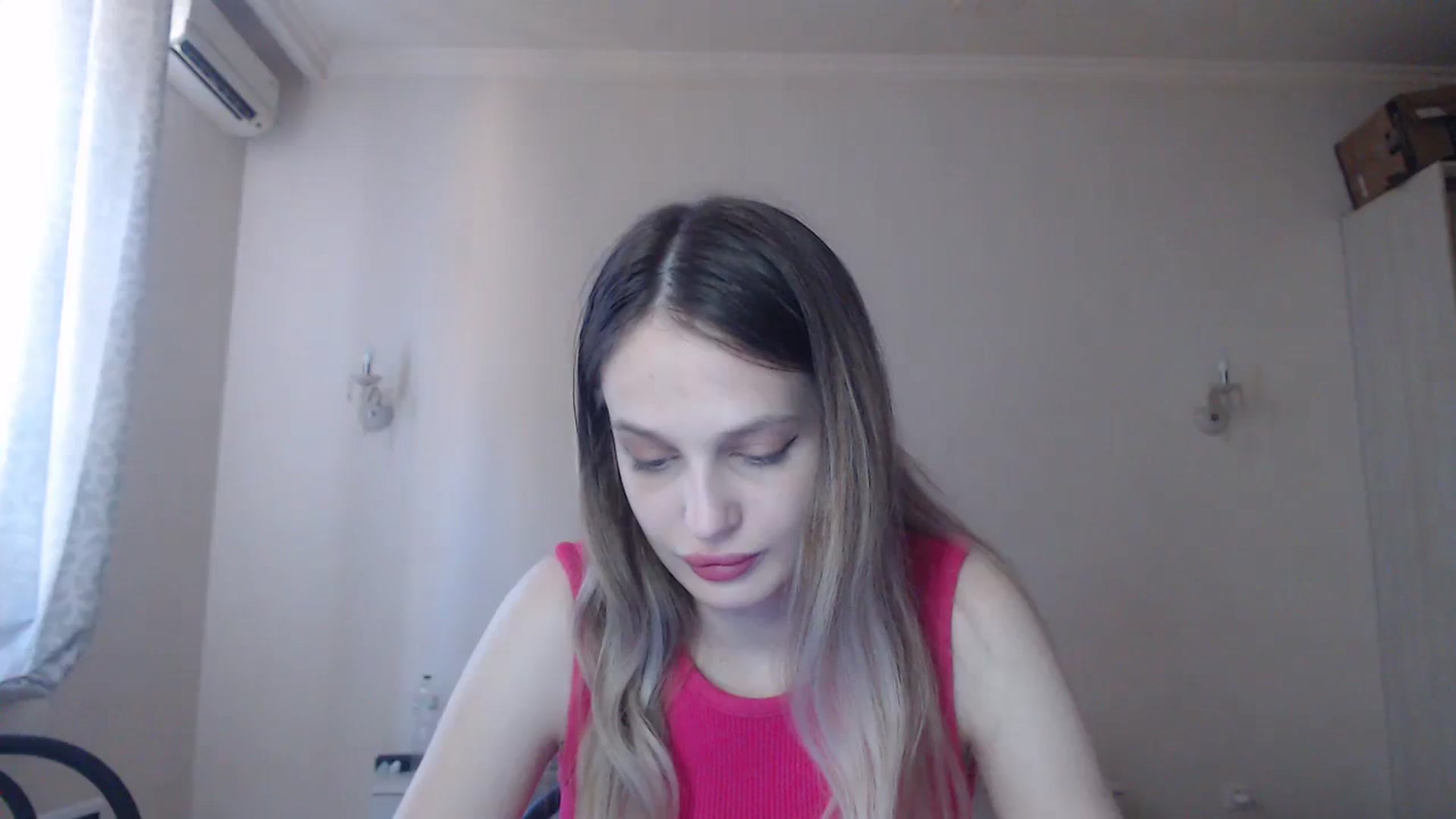 Gallery image thumbnail from Lola_vi's myfreecams stream on, 08/14/2023, 11:45 image 12 of 20