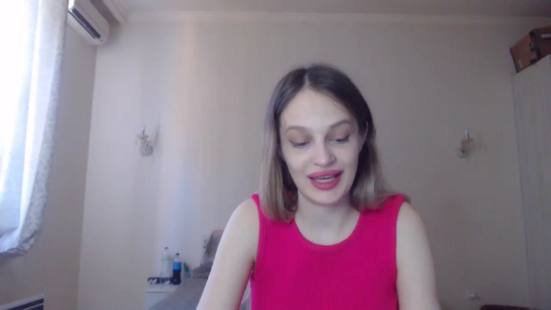 Gallery image thumbnail from Lola_vi's myfreecams stream on, 08/16/2023, 10:45 image 18 of 20