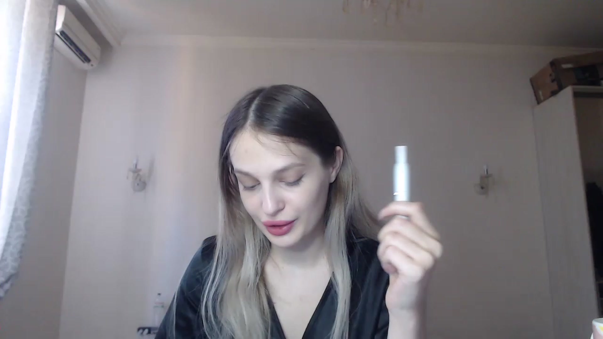 Gallery image thumbnail from Lola_vi's myfreecams stream on, 08/17/2023, 10:38 image 18 of 20
