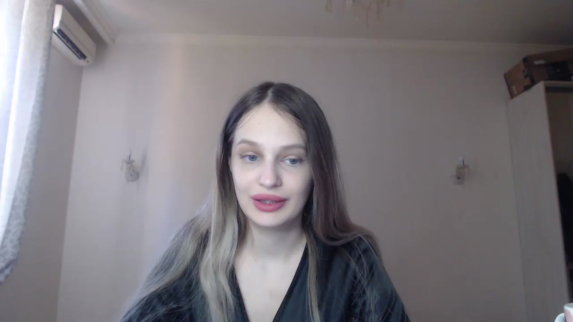 Gallery image thumbnail from Lola_vi's myfreecams stream on, 08/17/2023, 10:38 image 8 of 20