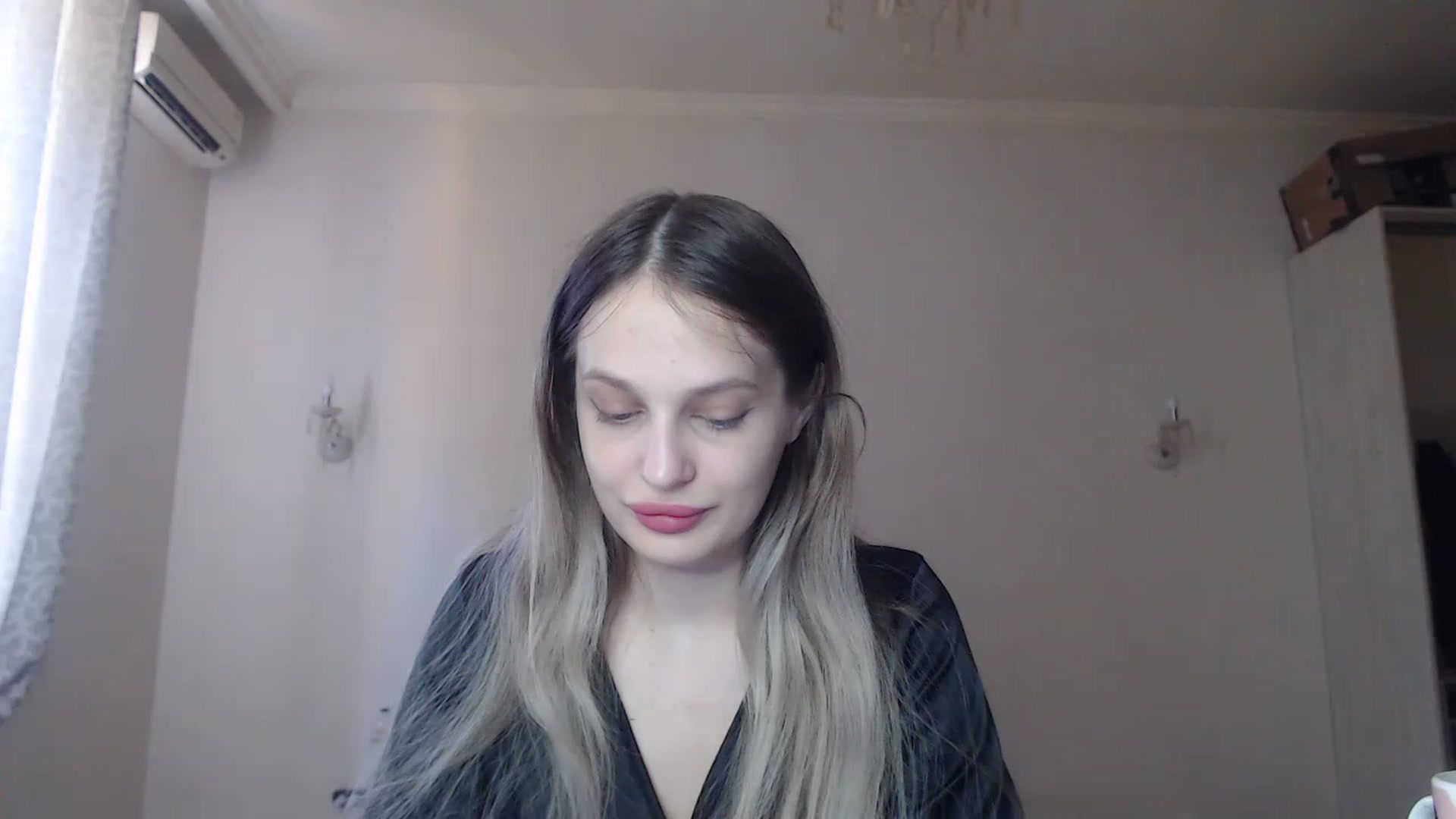 Gallery image thumbnail from Lola_vi's myfreecams stream on, 08/17/2023, 10:38 image 9 of 20
