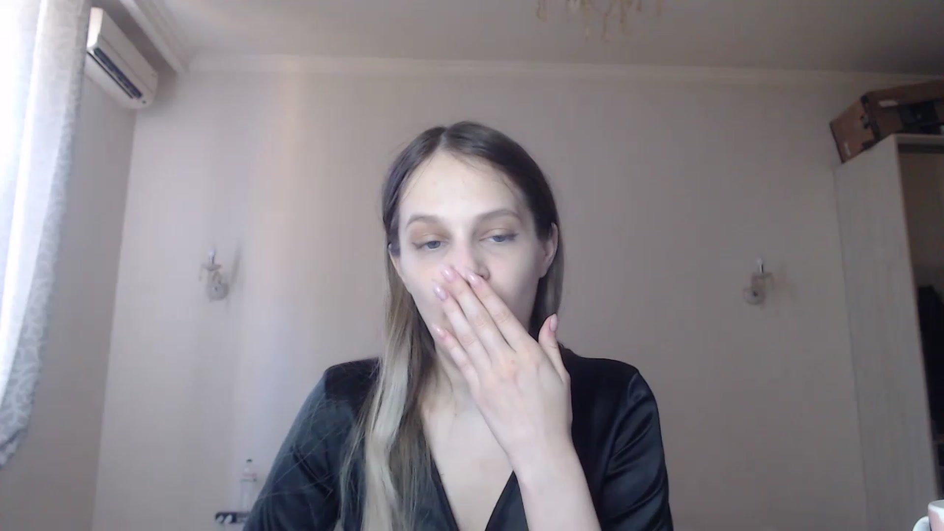 Gallery image thumbnail from Lola_vi's myfreecams stream on, 08/17/2023, 10:38 image 11 of 20